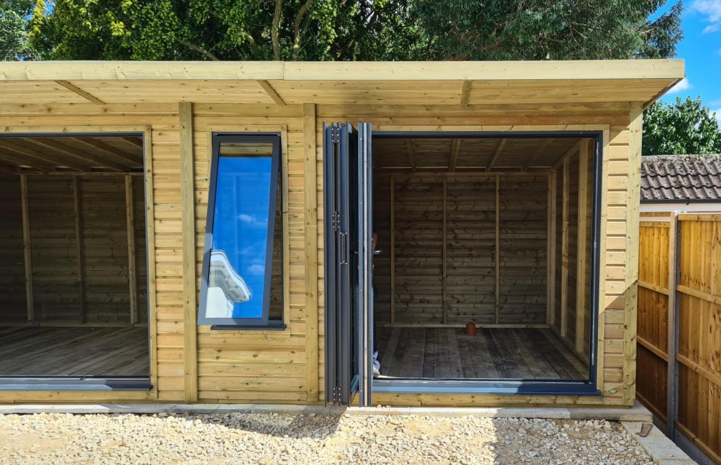 uploads/images/26 X 10 Pent Combi With Aluminium Bifold Doors 6