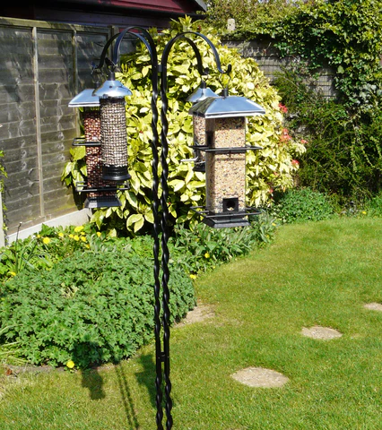 uploads/images/52_metal_bird_feeder_large