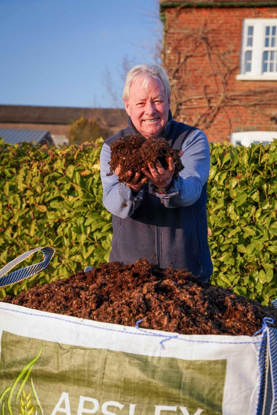 uploads/images/Apsley Farms Mulch Pic