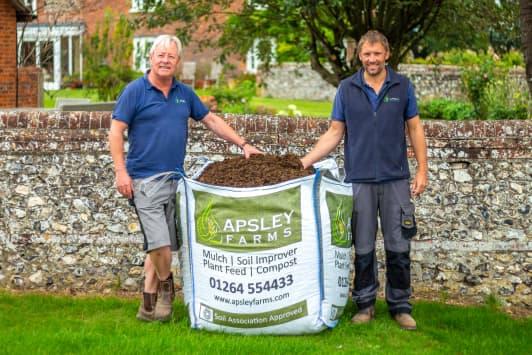 uploads/images/Apsley_farms_soil_improver_mulch_1231337e712