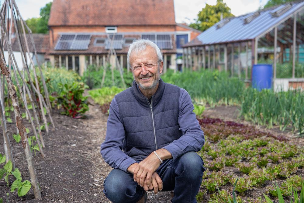 uploads/images/Charles Dowding No-Dig Explained