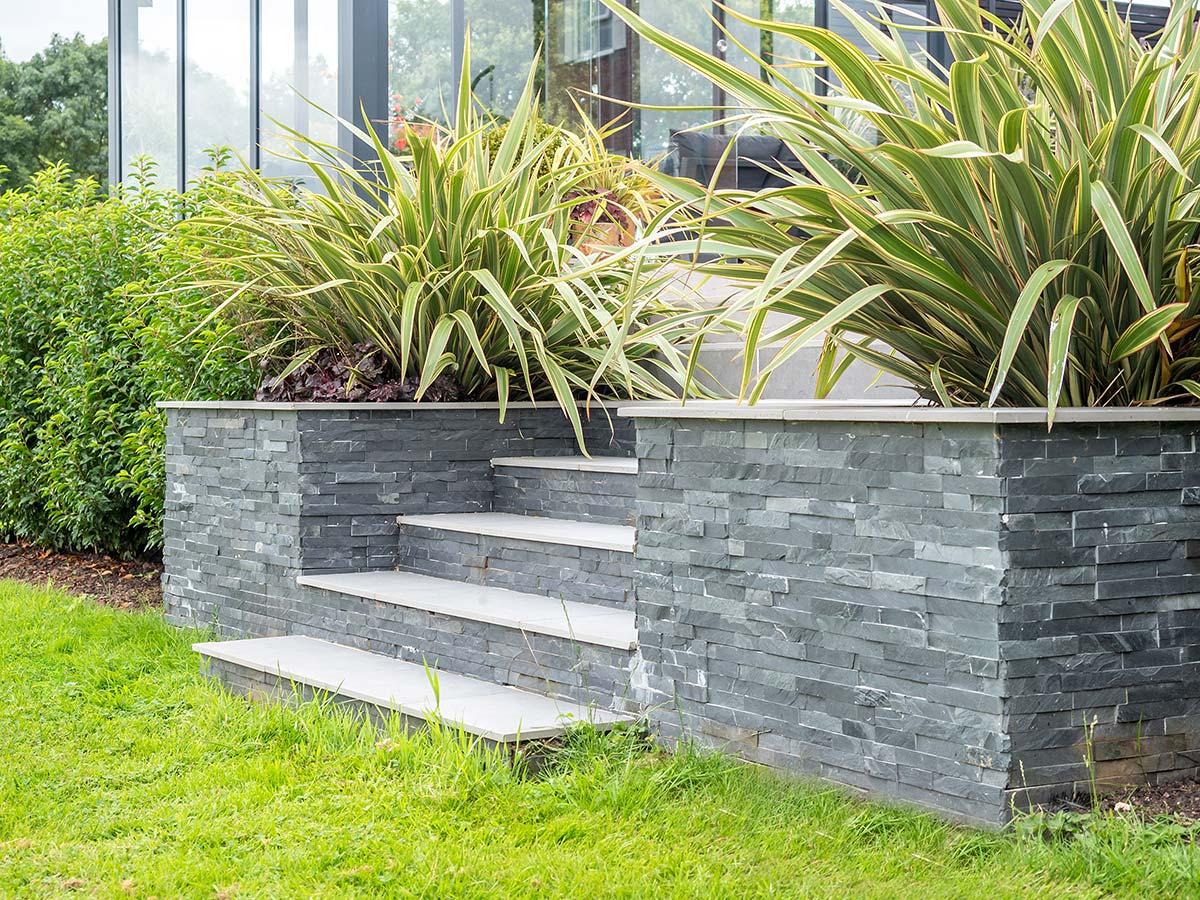 uploads/images/English Country Garden Design Closeup of Steps