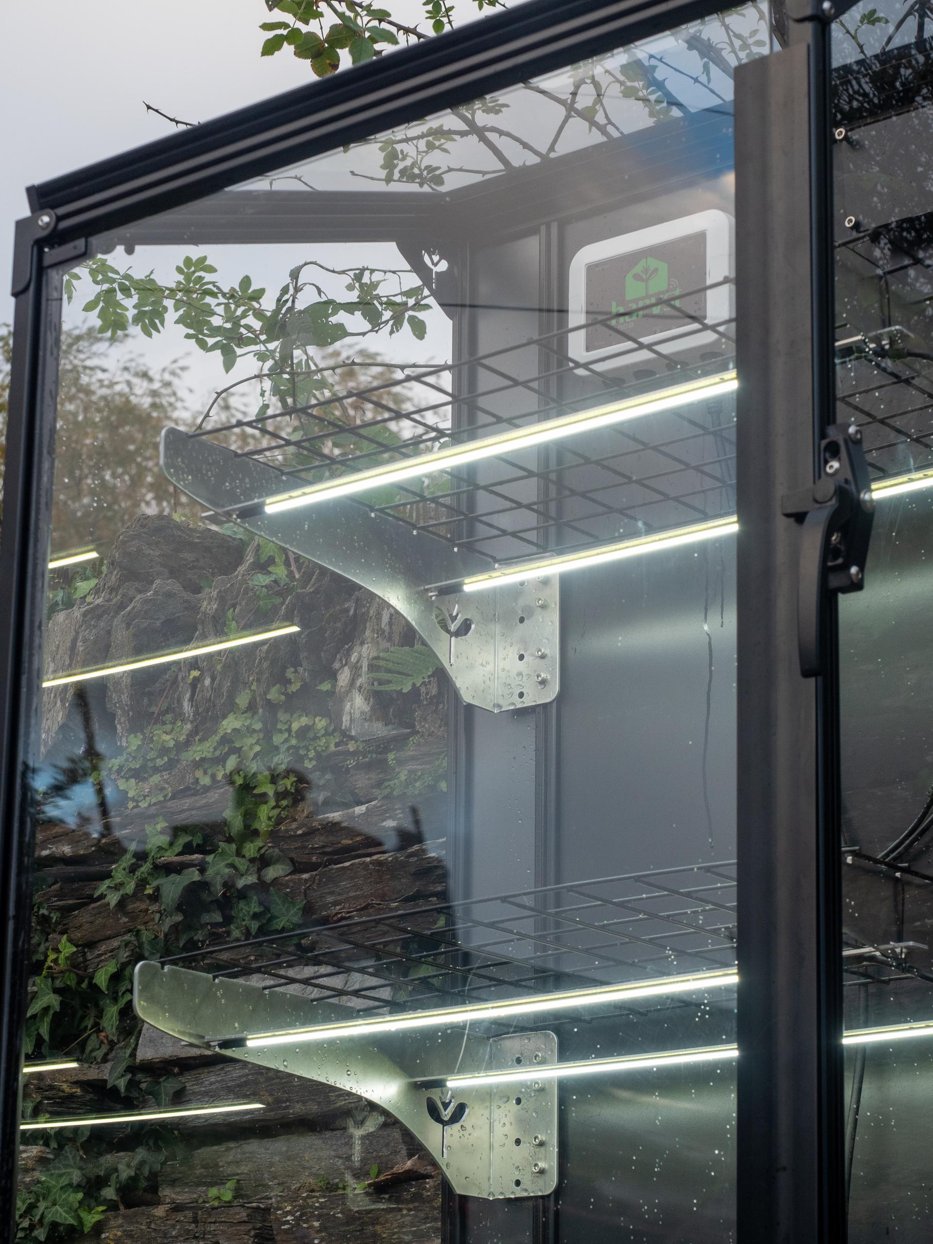uploads/images/Harvst_s8_minigreenhouse