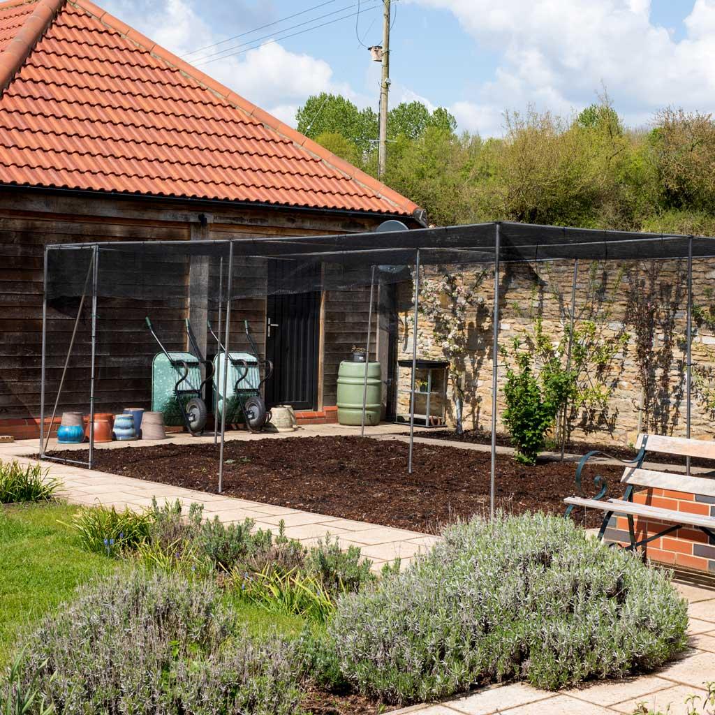 uploads/images/Knowlenetsaluminiumwalk Infruitcage Opt