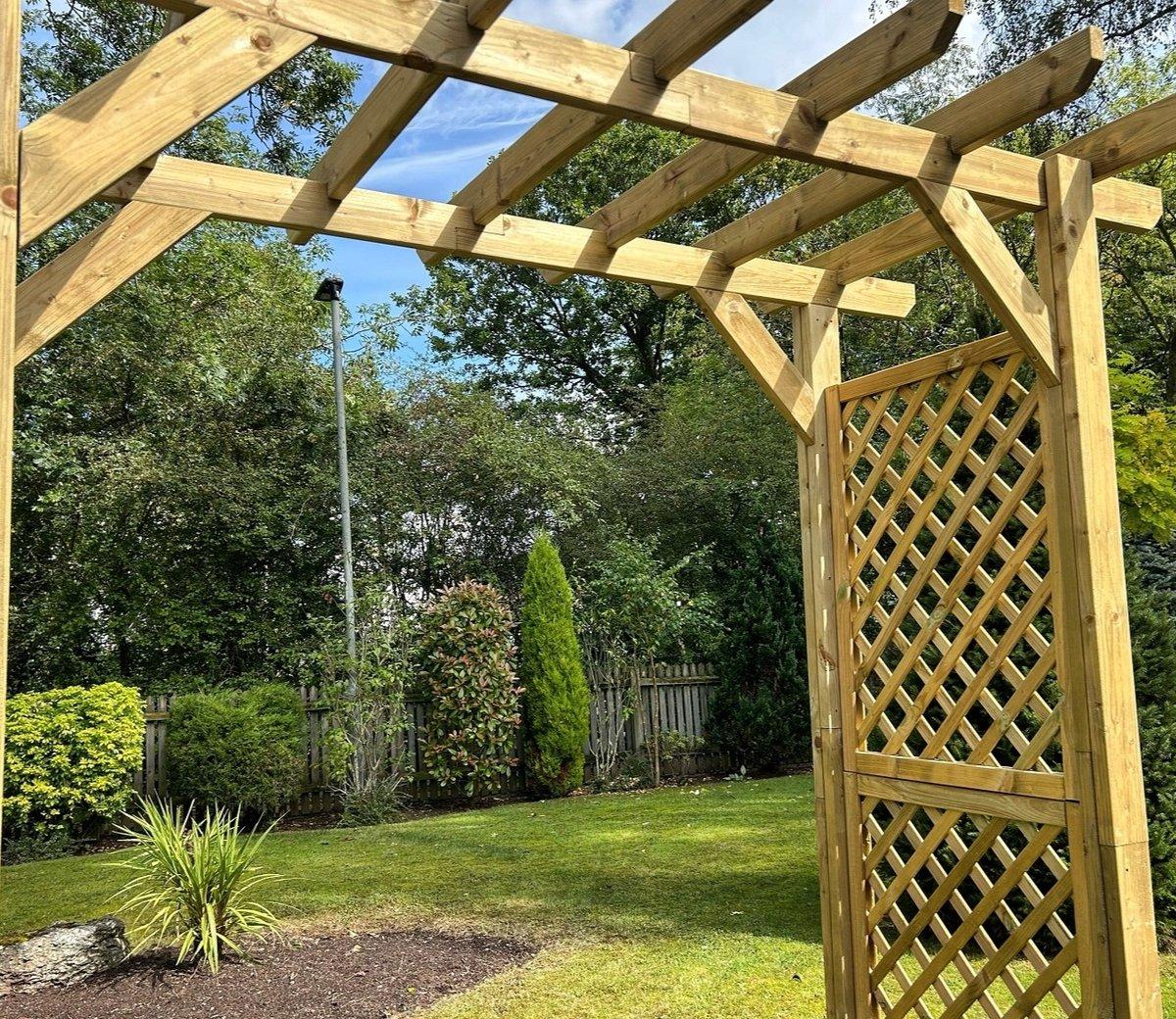 uploads/images/Large Ultimate Traditional Arch 7ed6ee2b073c87f48aa96f718728b048_original