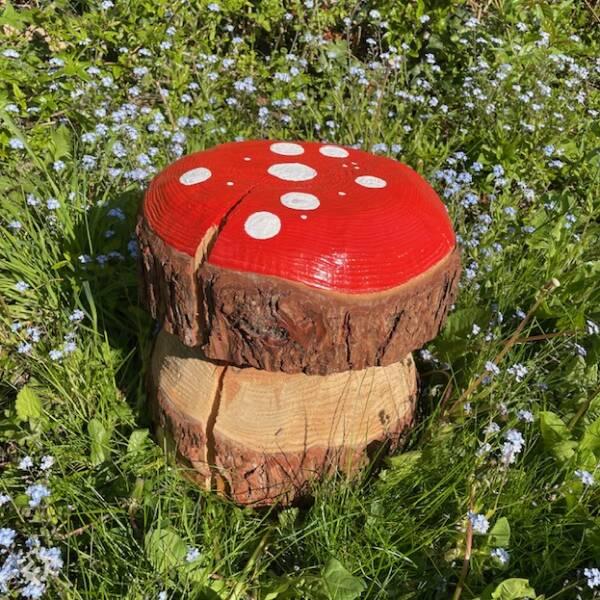 uploads/images/Painted Mushroom Seat 1
