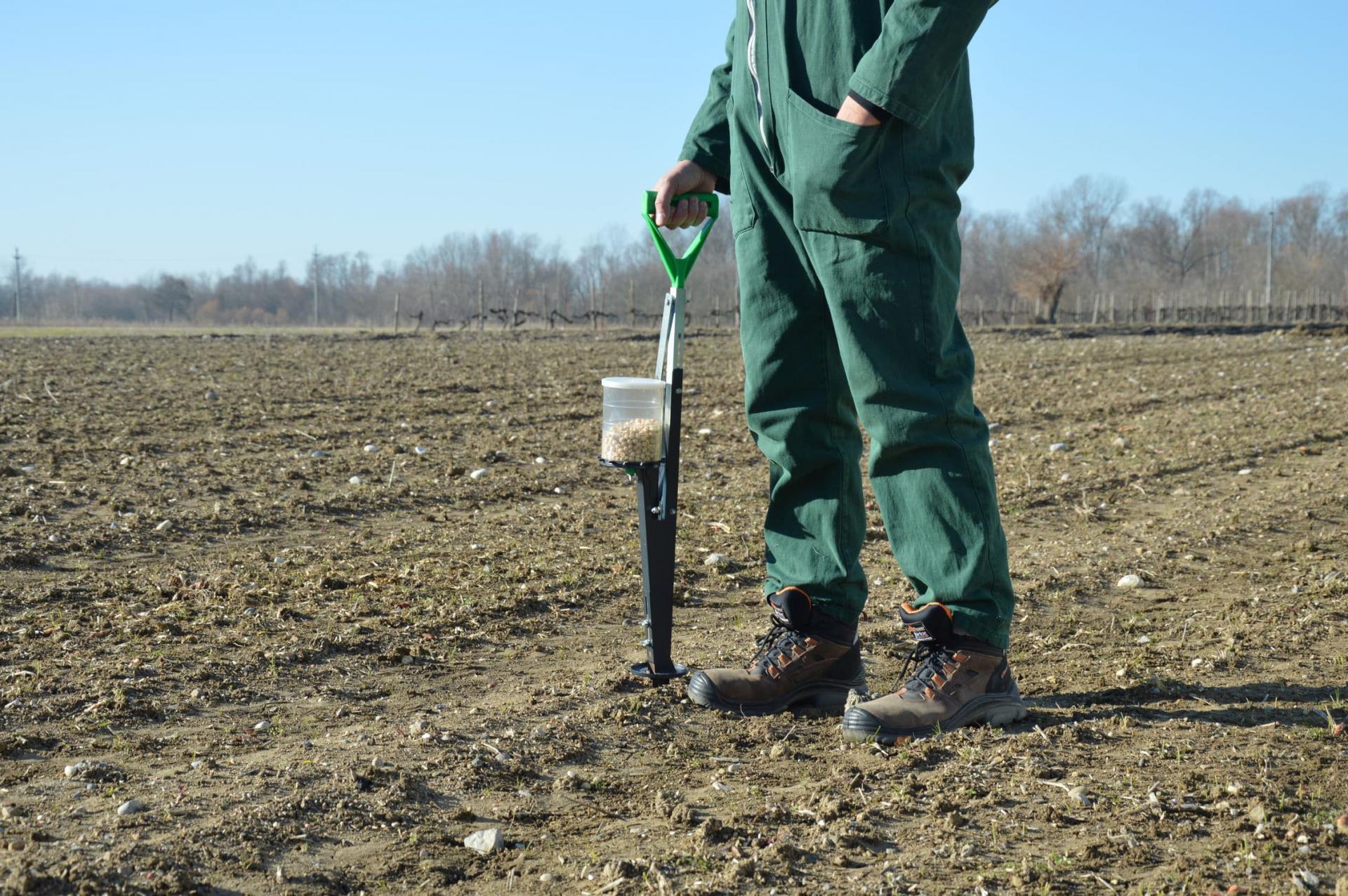 uploads/images/Seed Planter